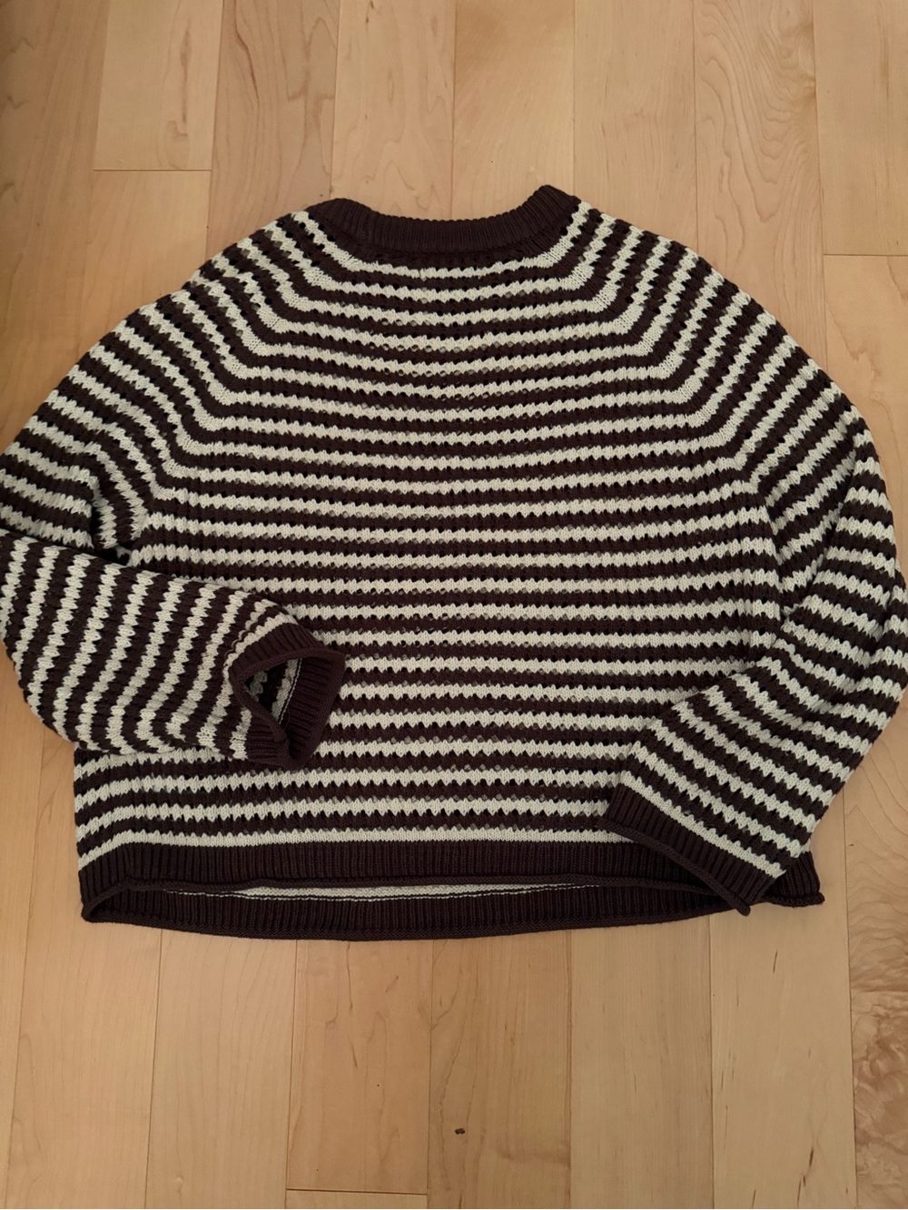 Abercrombie & Fitch Brown and Cream Striped Crewneck Sweater